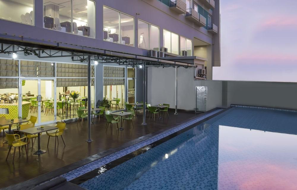 Khas Makassar Hotel מראה חיצוני תמונה