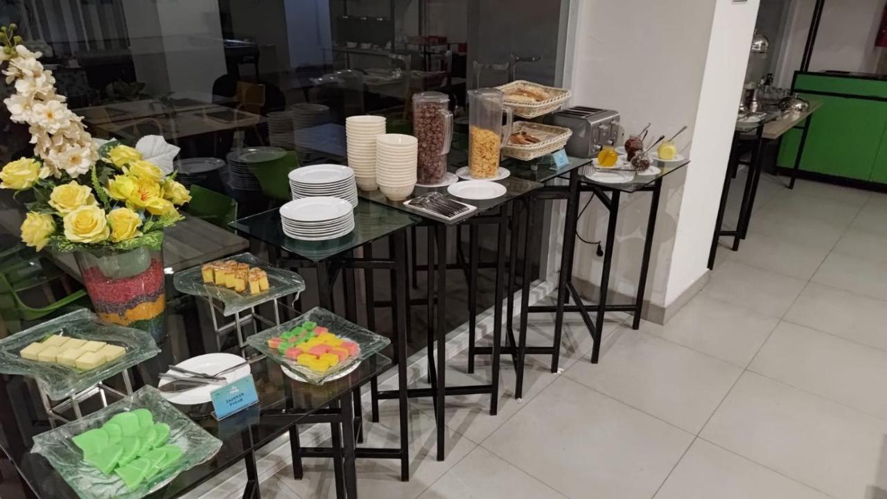 Khas Makassar Hotel מראה חיצוני תמונה