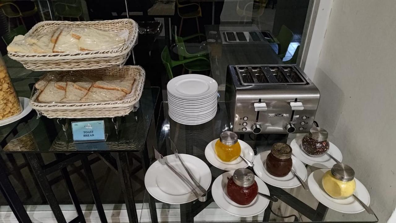 Khas Makassar Hotel מראה חיצוני תמונה