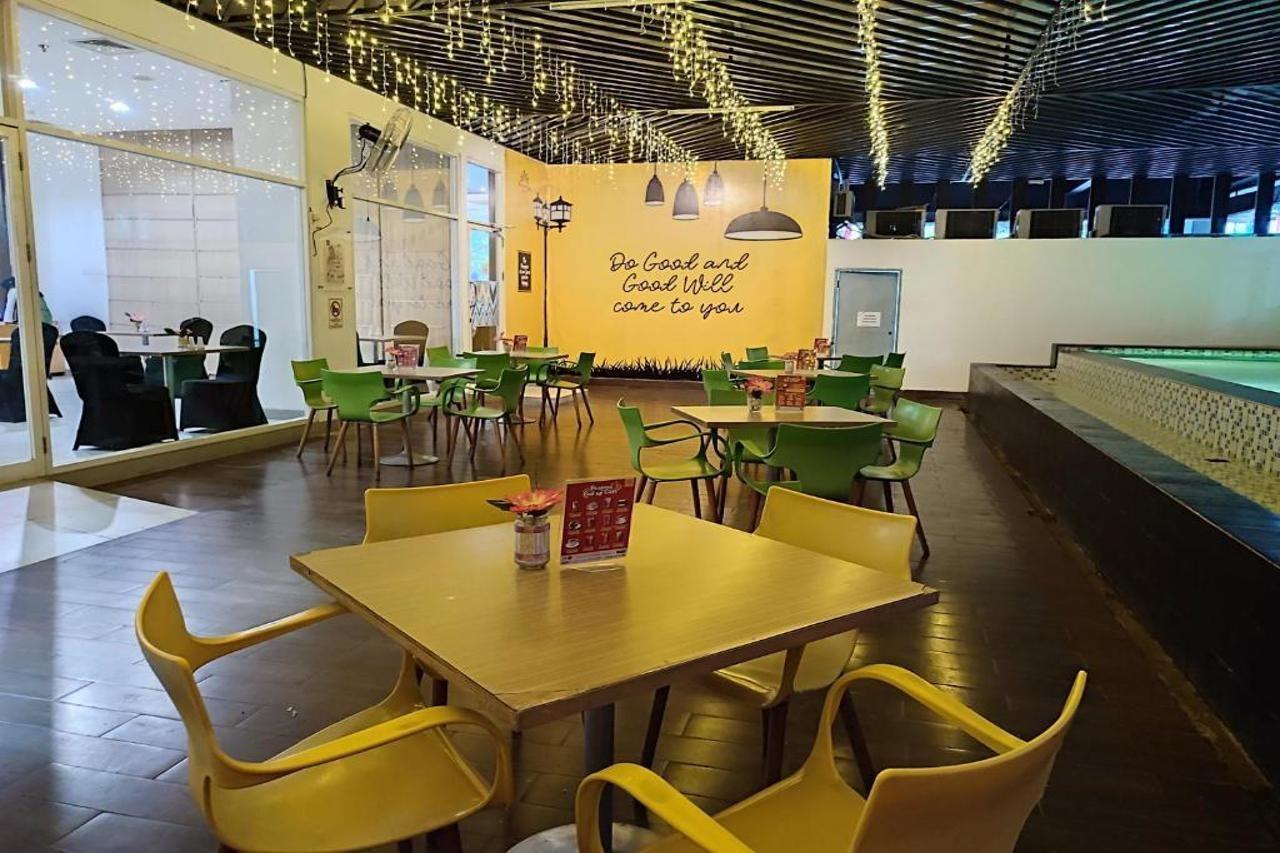 Khas Makassar Hotel מראה חיצוני תמונה